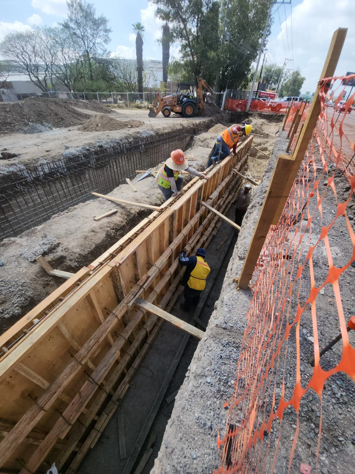 Cimbra lineal urbana instalada para canal o guarnición